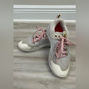 Under Armour Womens HOVR Block City Volleyball Sneaker Shoe S 8 103/White